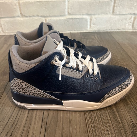 Jordan 3 Retro ‘Georgetown’ - Picture 3 of 6